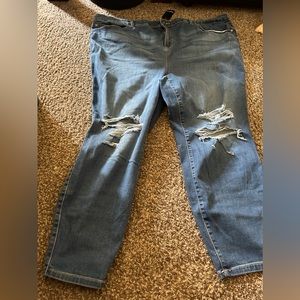 Torrid distressed jeans NWT